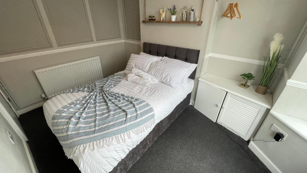 Spacious 6 Bed Home Near City & Albion Stadium Perfect For Contractors! Birmingham Kültér fotó