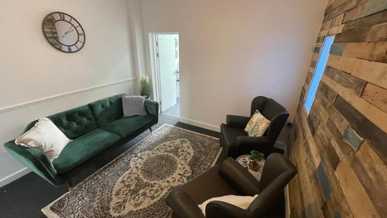 Spacious 6 Bed Home Near City & Albion Stadium Perfect For Contractors! Birmingham Kültér fotó