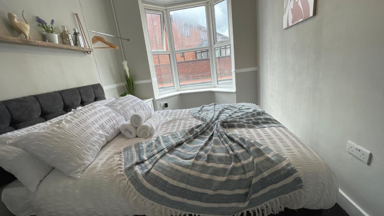 Spacious 6 Bed Home Near City & Albion Stadium Perfect For Contractors! Birmingham Kültér fotó