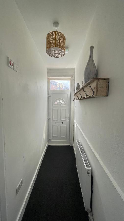 Spacious 6 Bed Home Near City & Albion Stadium Perfect For Contractors! Birmingham Kültér fotó